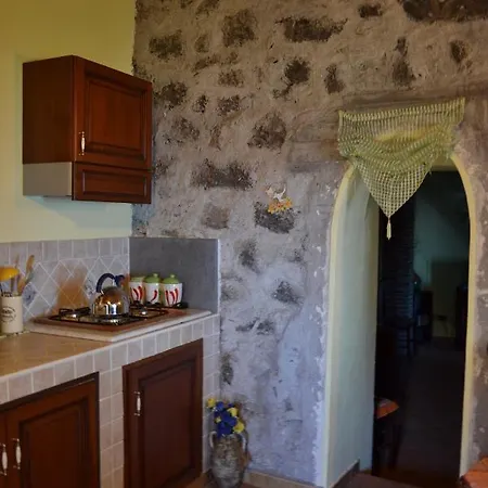Casa La Papuzza Mare E Etna Vakantiehuis *
